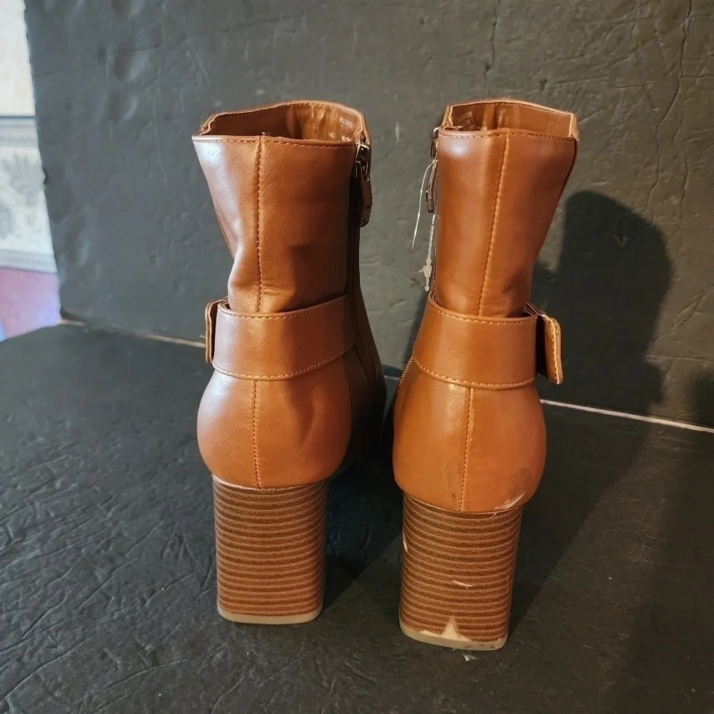 Liz Claiborne Womens Maycen Stacked Heel Booties  Size 9 M NEW (FLAW)
